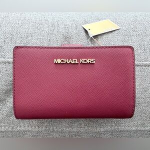 Michael Kors Jet Set Travel Medium Bifold Wallet Cherry